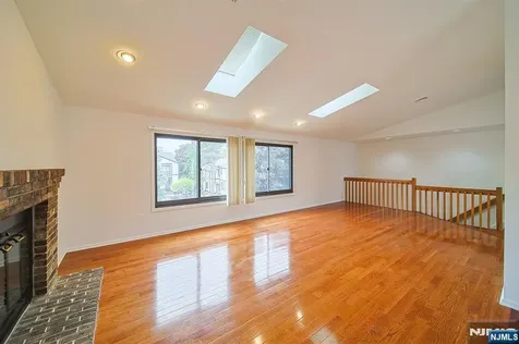 1437 John Street Fort Lee NJ 07024