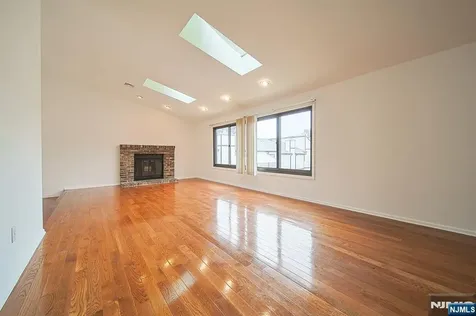 1437 John Street Fort Lee NJ 07024