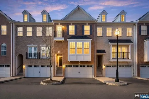5 Creekside Court Secaucus NJ 07094