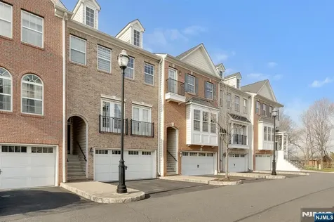 5 Creekside Court Secaucus NJ 07094