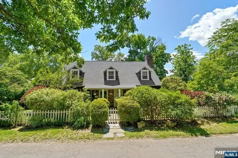 694 Sunset Road Teaneck NJ 07666