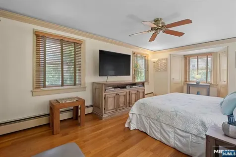 694 Sunset Road Teaneck NJ 07666