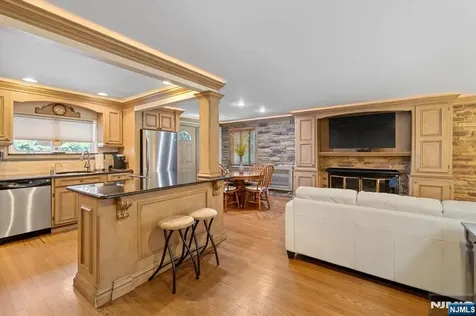 694 Sunset Road Teaneck NJ 07666