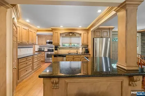 694 Sunset Road Teaneck NJ 07666