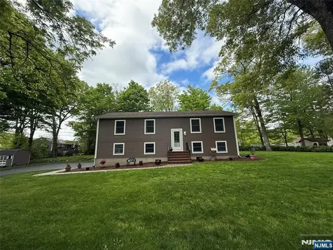 10 Monique Lane West Milford NJ 07480