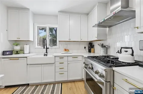 4 Lois Avenue Demarest NJ 07627