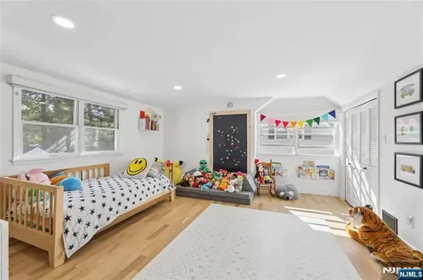 4 Lois Avenue Demarest NJ 07627