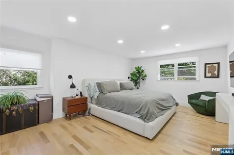 4 Lois Avenue Demarest NJ 07627