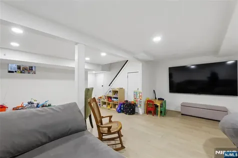 4 Lois Avenue Demarest NJ 07627
