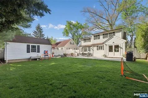 4 Lois Avenue Demarest NJ 07627