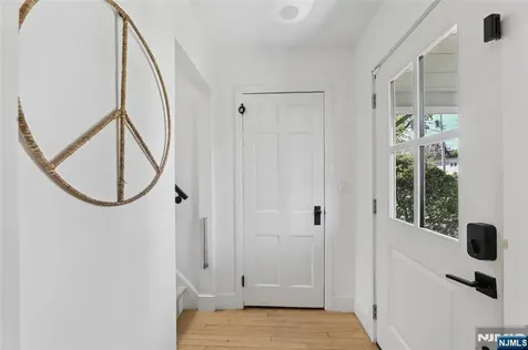 4 Lois Avenue Demarest NJ 07627