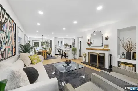 4 Lois Avenue Demarest NJ 07627