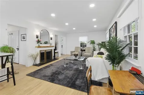4 Lois Avenue Demarest NJ 07627