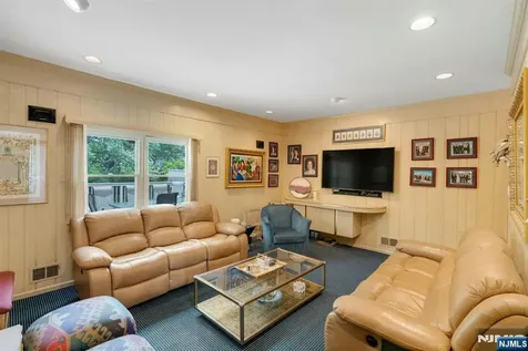 42-09 Cosgrove Court Fair Lawn NJ 07410