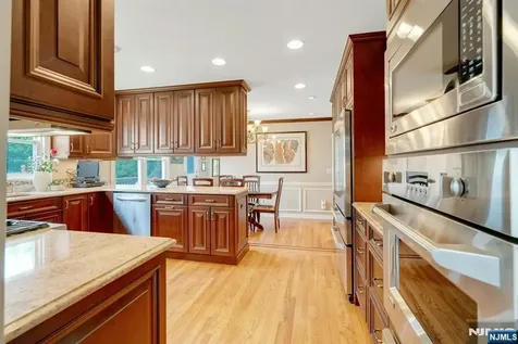 42-09 Cosgrove Court Fair Lawn NJ 07410