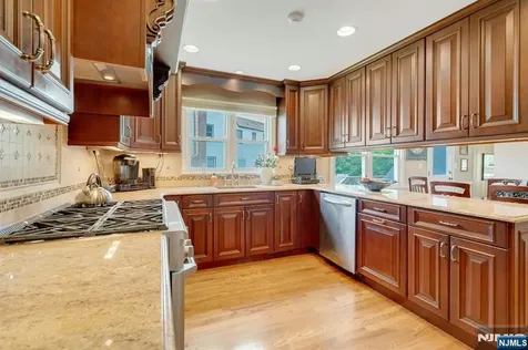 42-09 Cosgrove Court Fair Lawn NJ 07410
