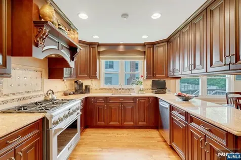 42-09 Cosgrove Court Fair Lawn NJ 07410