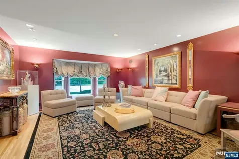 42-09 Cosgrove Court Fair Lawn NJ 07410