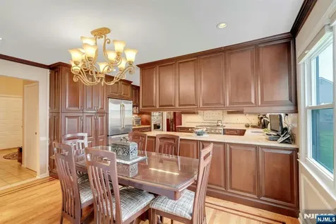 42-09 Cosgrove Court Fair Lawn NJ 07410