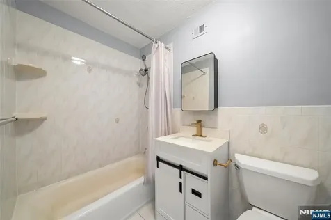150 Overlook Avenue Hackensack NJ 07601