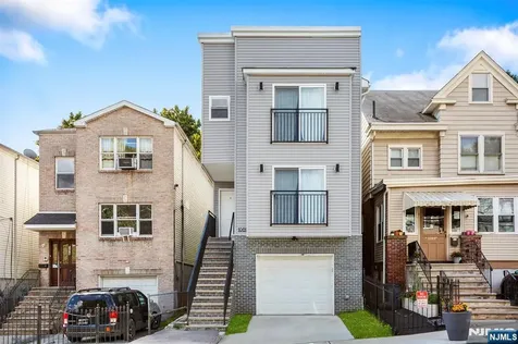 1081 18th Avenue Newark NJ 07106