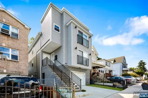 1081 18th Avenue Newark NJ 07106