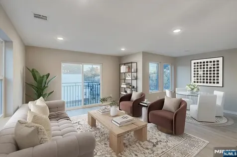 1081 18th Avenue Newark NJ 07106