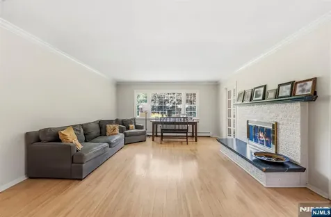 12 Wildwood Drive North Caldwell NJ 07006