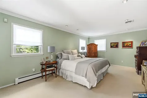 12 Wildwood Drive North Caldwell NJ 07006