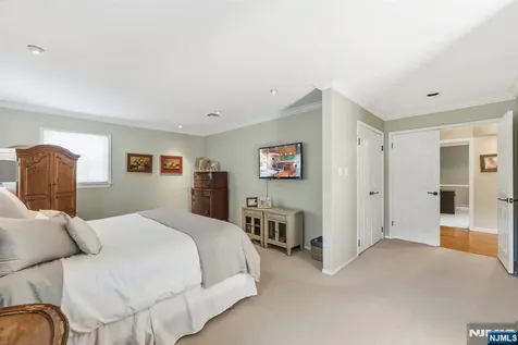 12 Wildwood Drive North Caldwell NJ 07006