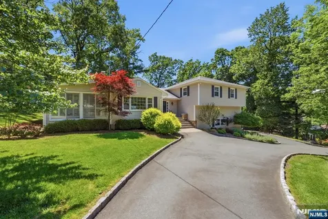 12 Wildwood Drive North Caldwell NJ 07006