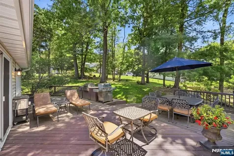 12 Wildwood Drive North Caldwell NJ 07006