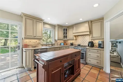 12 Wildwood Drive North Caldwell NJ 07006