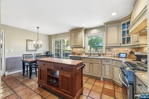 12 Wildwood Drive North Caldwell NJ 07006