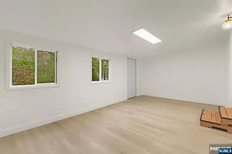 32 Beechwood Road Cresskill NJ 07626