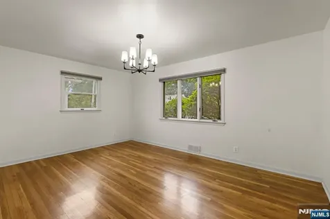 32 Beechwood Road Cresskill NJ 07626