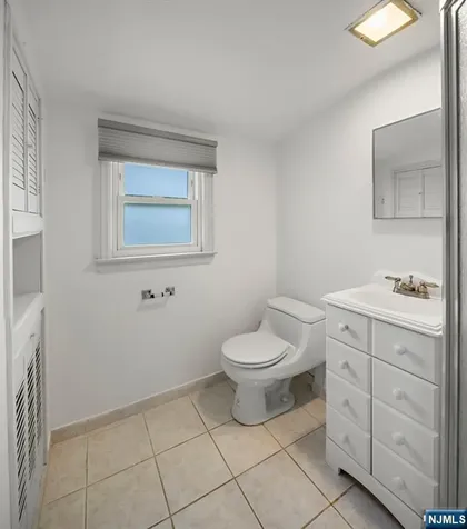 32 Beechwood Road Cresskill NJ 07626