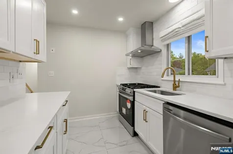 32 Beechwood Road Cresskill NJ 07626
