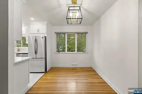 32 Beechwood Road Cresskill NJ 07626