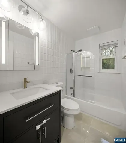 32 Beechwood Road Cresskill NJ 07626