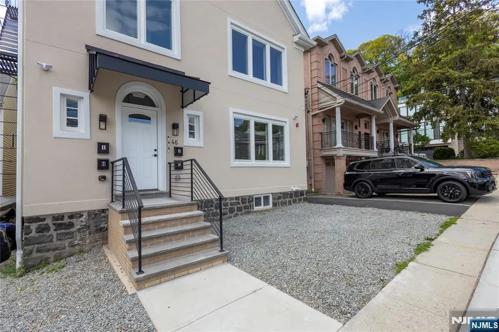 46 Hudson Avenue Edgewater NJ 07020
