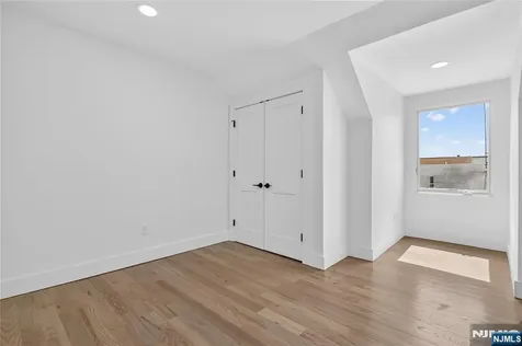 46 Hudson Avenue Edgewater NJ 07020