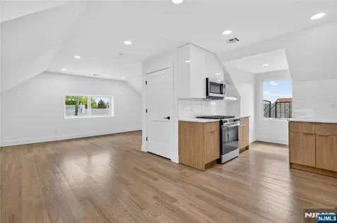 46 Hudson Avenue Edgewater NJ 07020