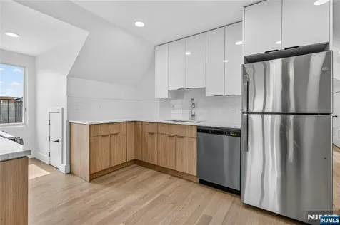 46 Hudson Avenue Edgewater NJ 07020