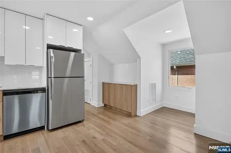 46 Hudson Avenue Edgewater NJ 07020