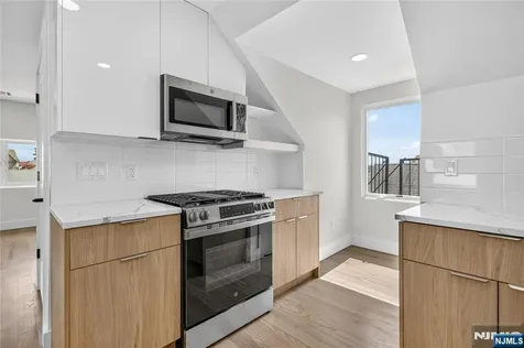 46 Hudson Avenue Edgewater NJ 07020