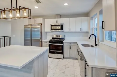 581 Bergen Street Newark NJ 07108