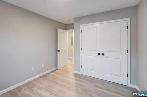 581 Bergen Street Newark NJ 07108