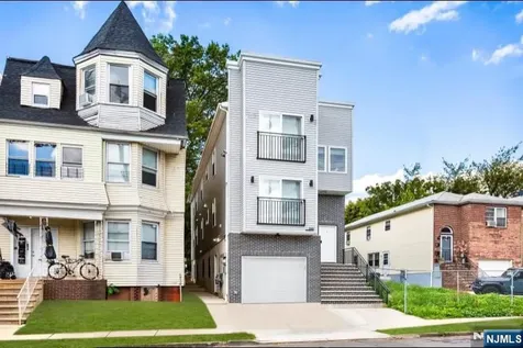 581 Bergen Street Newark NJ 07108