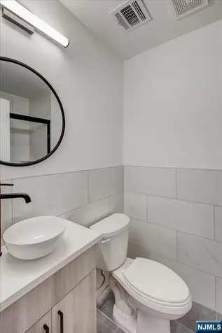 581 Bergen Street Newark NJ 07108